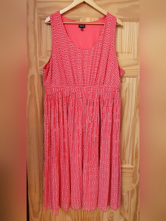 torrid Dresses & Skirts - torrid Sleeveless A-lined Dress - Size 3